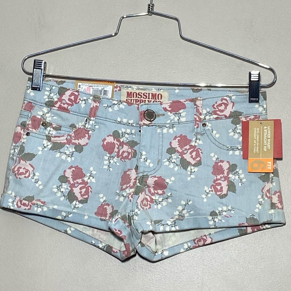 Mossino || Woman’s Lower waist & straight hip Shorts Sz:3